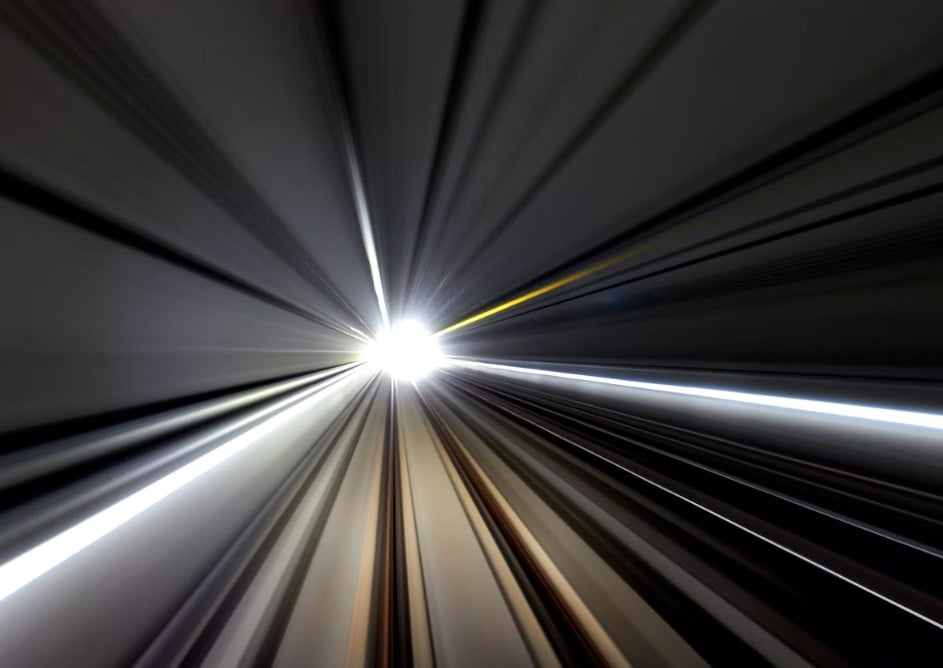 picture of light through a tunnel, indicating why are quantum computers so fast